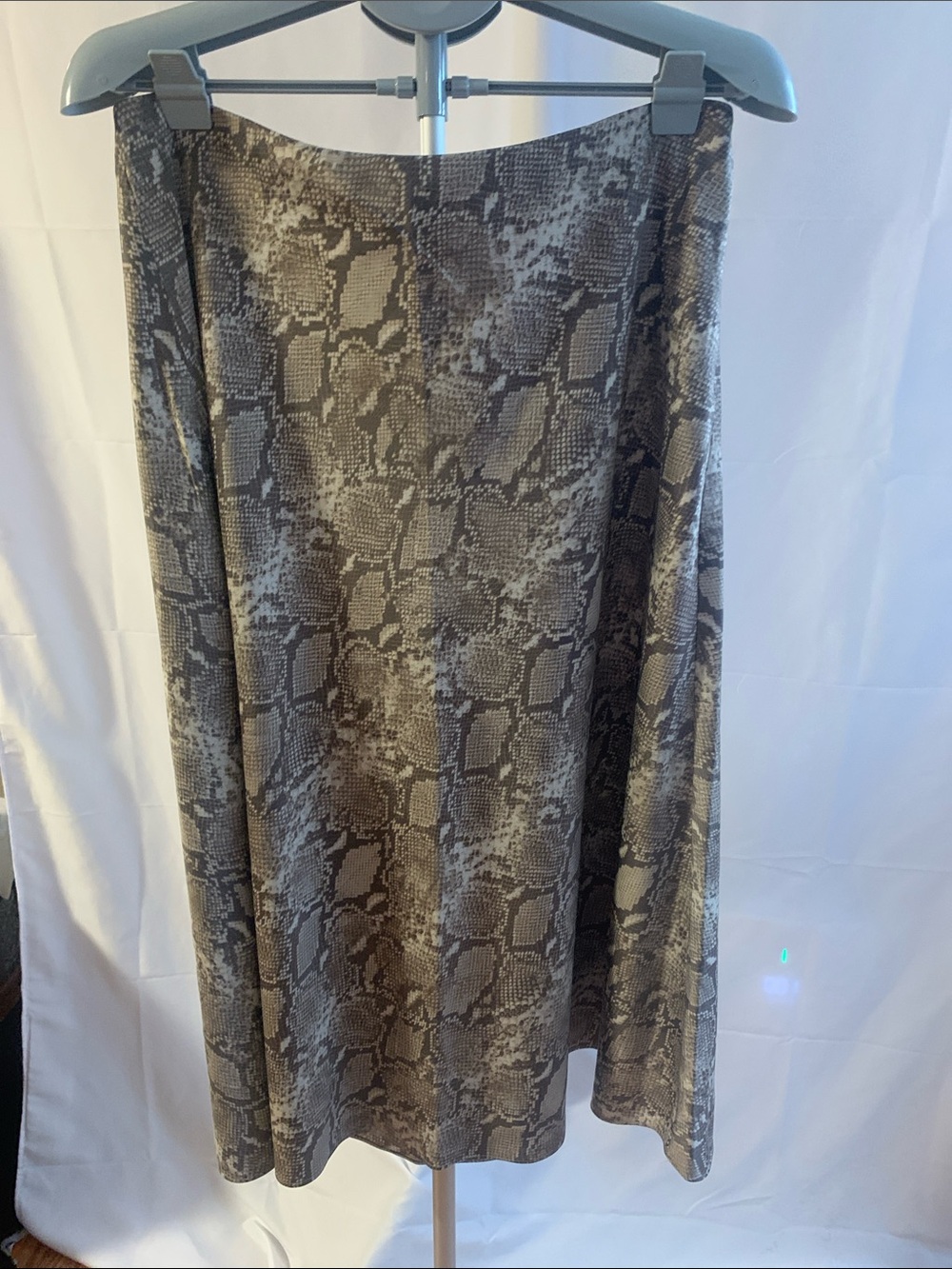 Reitmans skirt snakeskin pattern large